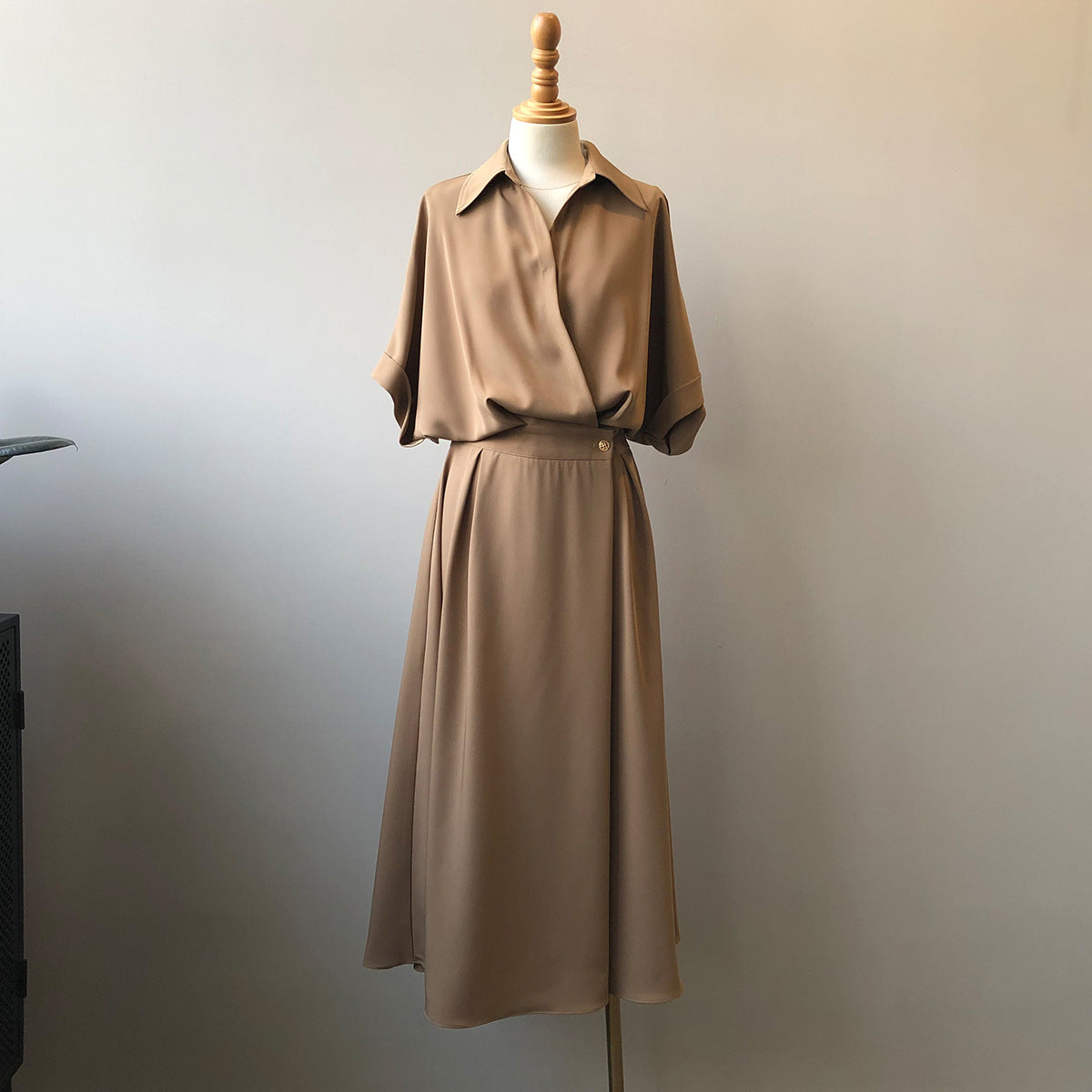 V-neck shirt dress