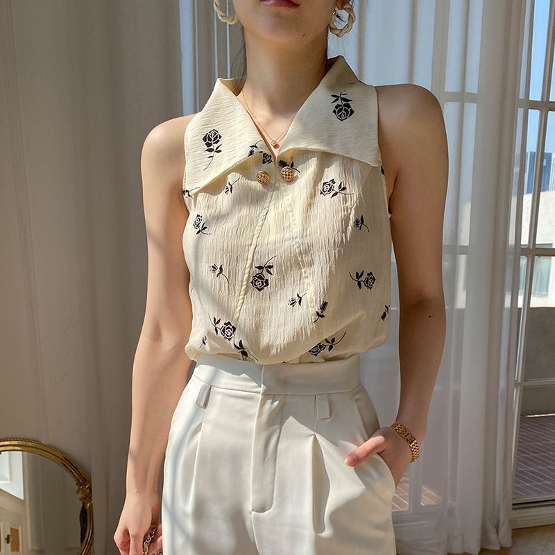 Sleeveless Shirt with double buttoned collar